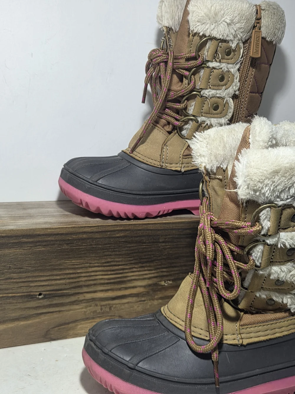 Khombu Girls Ada Faux Fur Trim Winter Snow Boots - Brown & Pink - Size 12M